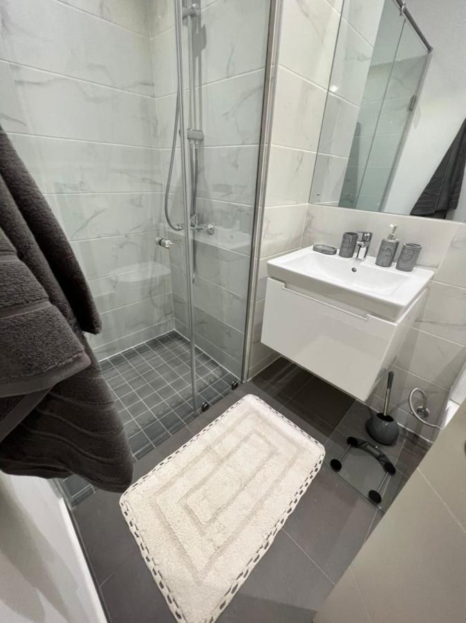 The Lennox Luxury Apartment Accra Exteriör bild