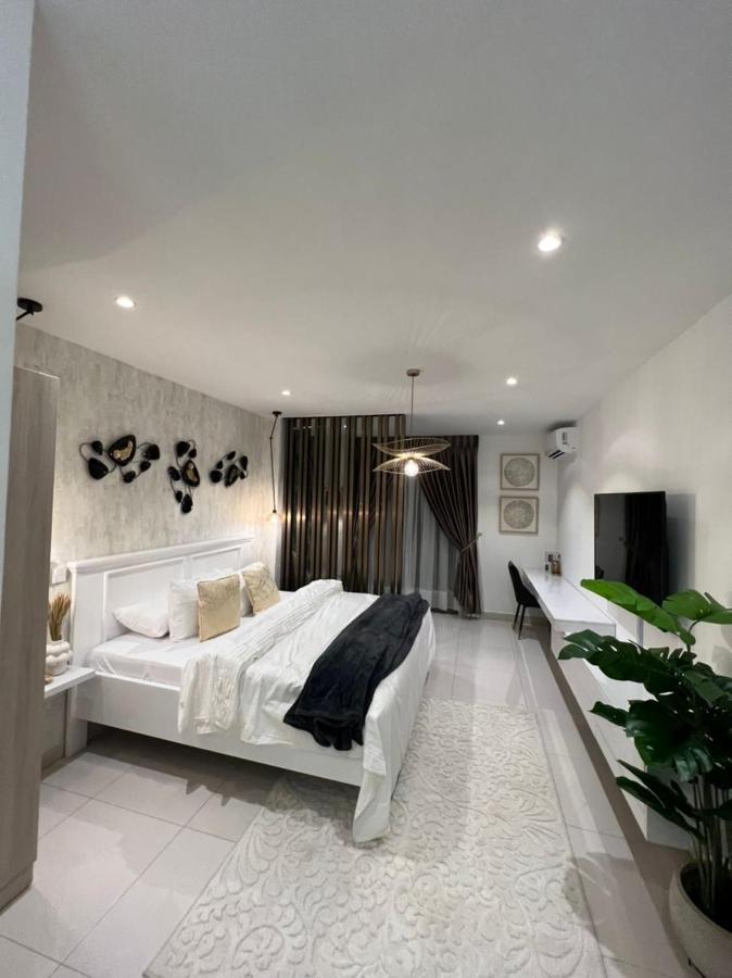 The Lennox Luxury Apartment Accra Exteriör bild